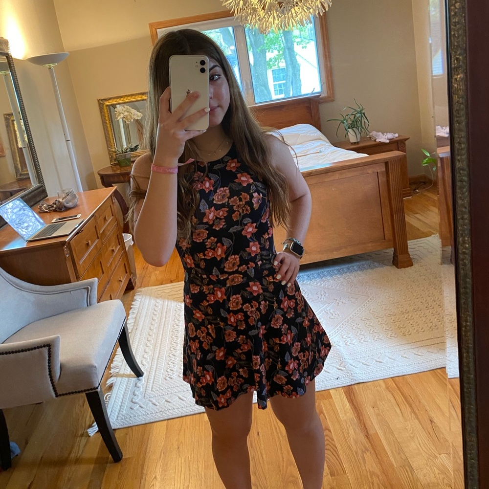 HOLLISTER GIRLS BACK CUT OUT DRESS XS